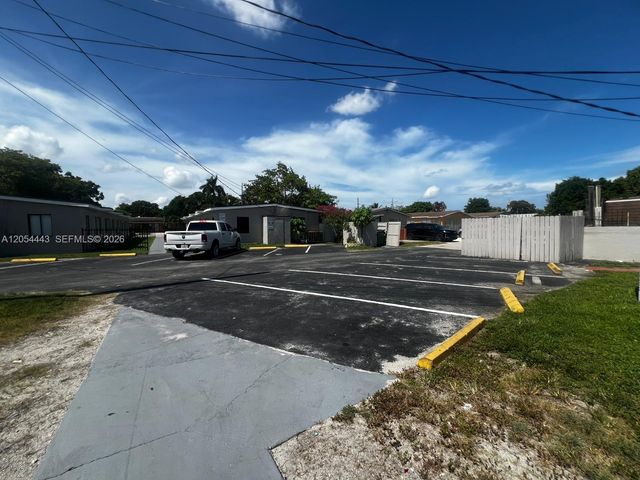 2081 NW 30st St 4, Miami, FL 33142