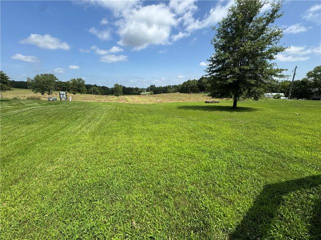 103 SW 95th Road, Warrensburg, MO 64093