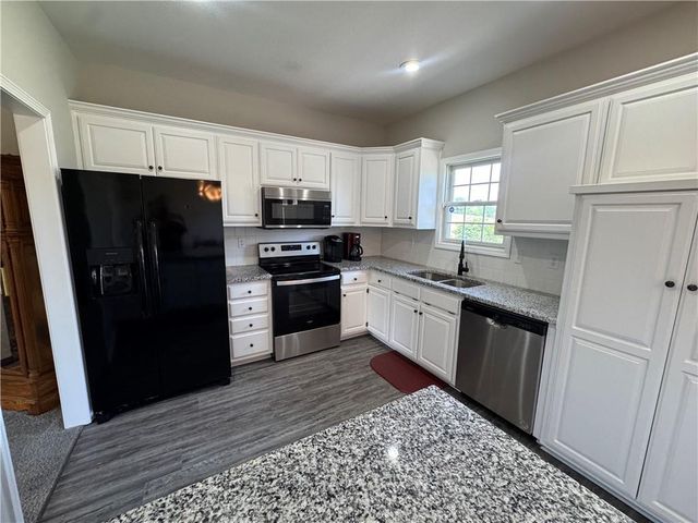 103 SW 95th Road, Warrensburg, MO 64093