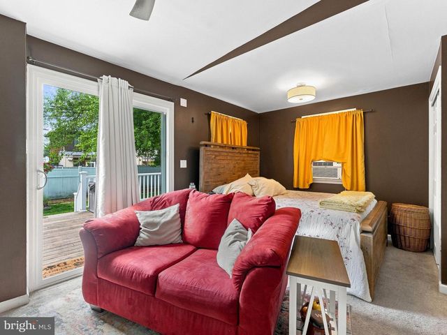 321 SYCAMORE AVE, Folsom, PA 19033