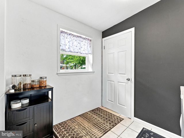 321 SYCAMORE AVE, Folsom, PA 19033