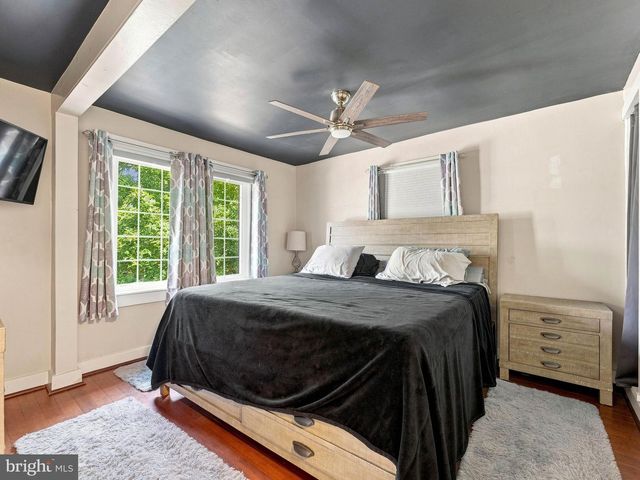 321 SYCAMORE AVE, Folsom, PA 19033