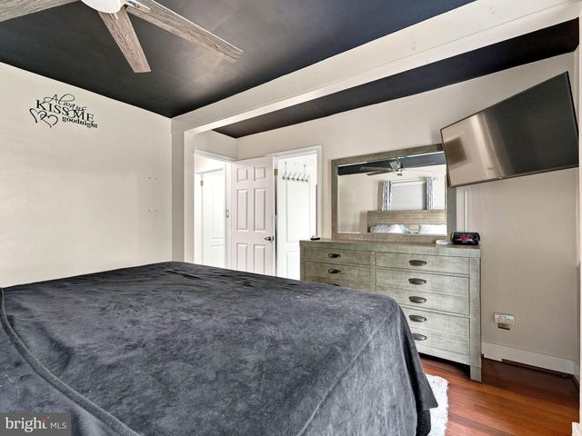 321 SYCAMORE AVE, Folsom, PA 19033