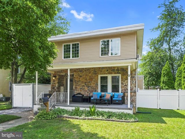 321 SYCAMORE AVE, Folsom, PA 19033