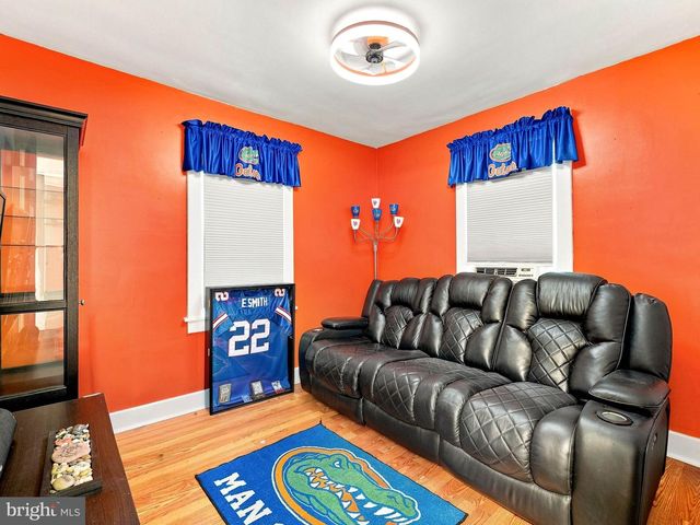 321 SYCAMORE AVE, Folsom, PA 19033