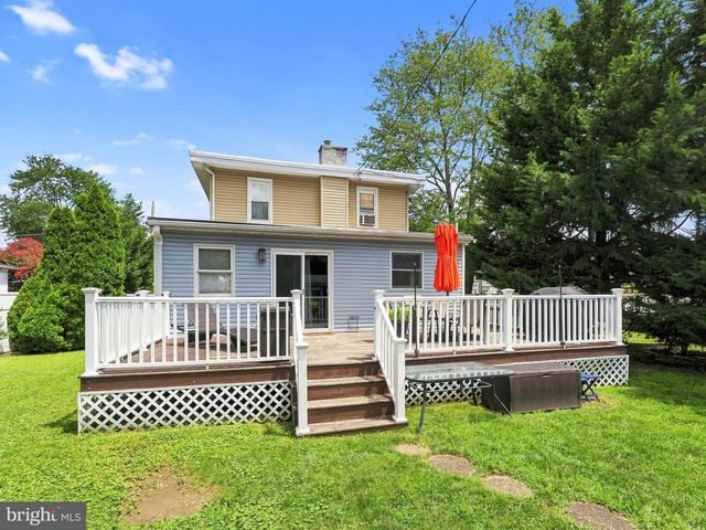 321 SYCAMORE AVE, Folsom, PA 19033