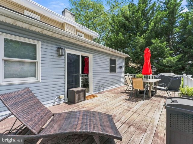 321 SYCAMORE AVE, Folsom, PA 19033