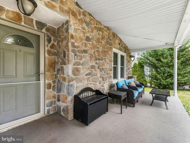 321 SYCAMORE AVE, Folsom, PA 19033