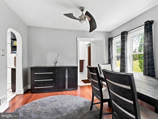 321 SYCAMORE AVE, Folsom, PA 19033