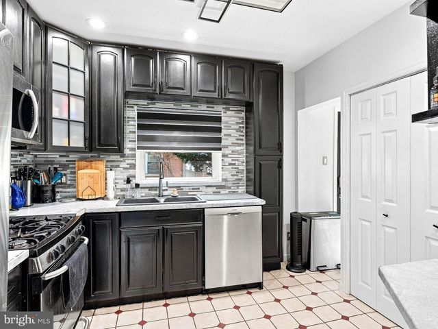 321 SYCAMORE AVE, Folsom, PA 19033