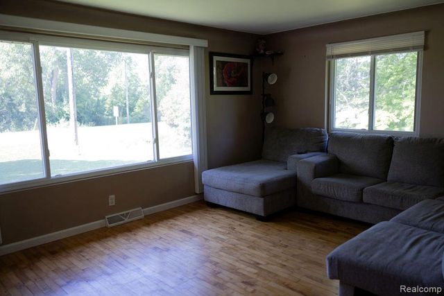 5052 Beecher Road, Flint, MI 48532