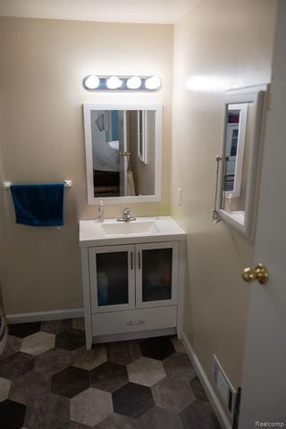 5052 Beecher Road, Flint, MI 48532