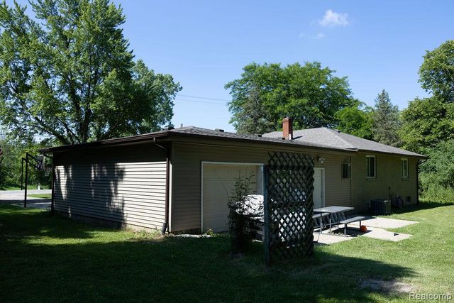 5052 Beecher Road, Flint, MI 48532