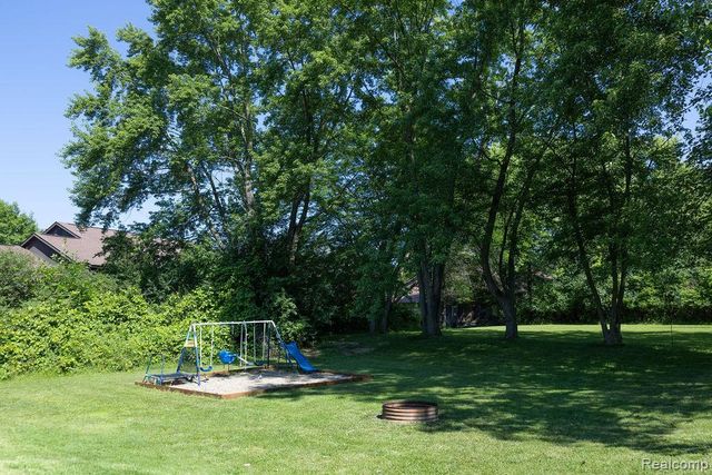5052 Beecher Road, Flint, MI 48532