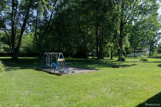 5052 Beecher Road, Flint, MI 48532