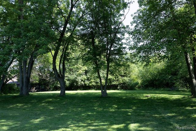 5052 Beecher Road, Flint, MI 48532