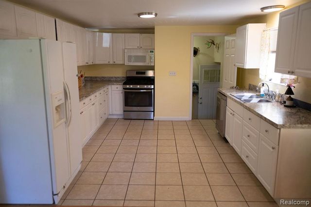 5052 Beecher Road, Flint, MI 48532