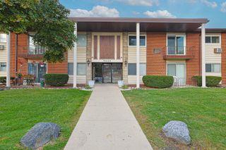 9446 Dee Road 2F, Des Plaines, IL 60016