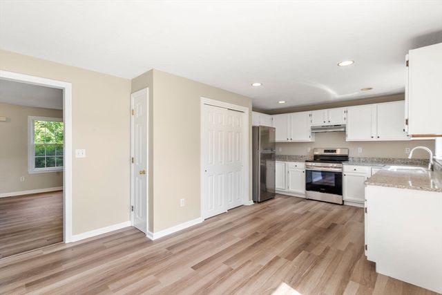 33 Fuller Ave 33, Attleboro, MA 02703