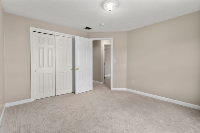 33 Fuller Ave 33, Attleboro, MA 02703