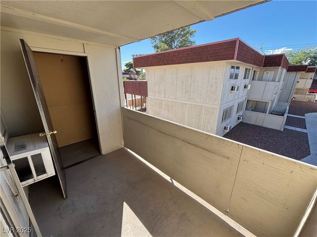 5340 Swenson Street 68, Las Vegas, NV 89119