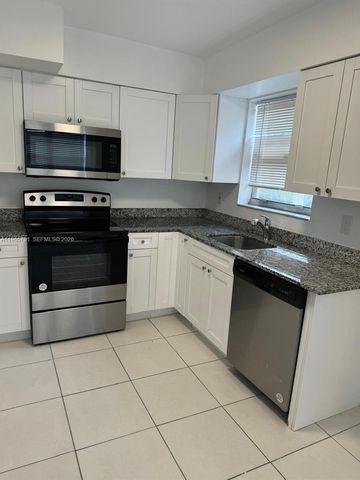 2832 SW 7th St, Fort Lauderdale, FL 33312