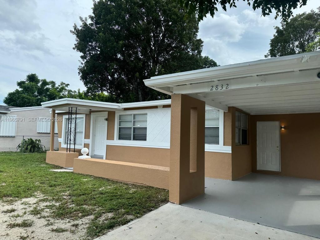 2832 SW 7th St, Fort Lauderdale, FL 33312