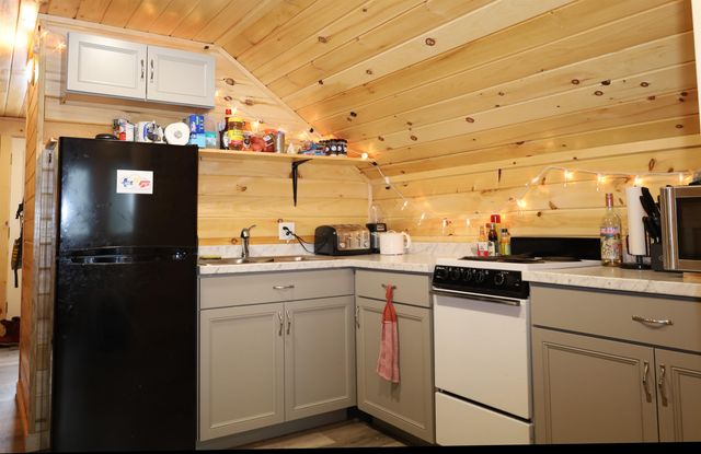 131 Buchler Road, Lyndon, VT 05851