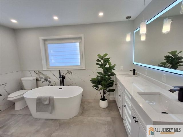 440 Railroad Avenue, South Amboy, NJ 08879