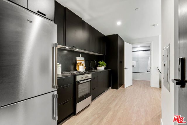 3667 Keystone Avenue 536, Los Angeles, CA 90034