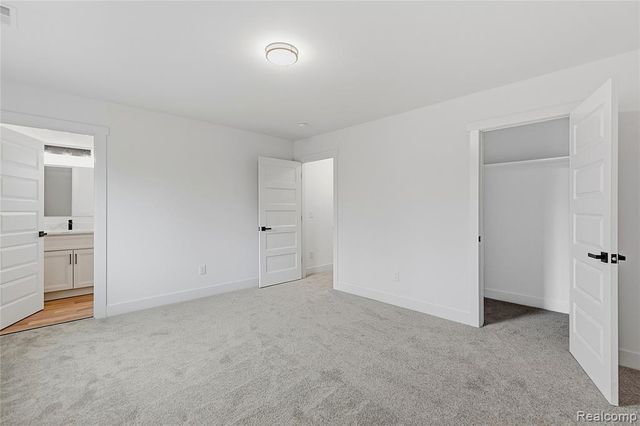 1404 E George Avenue, Hazel Park, MI 48030