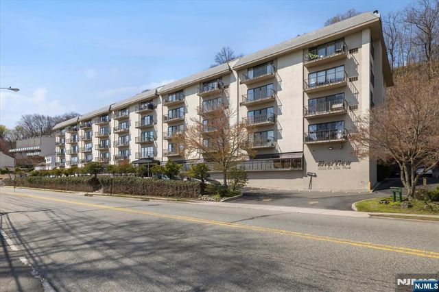 1150 River Road PHB, Edgewater, NJ 07020