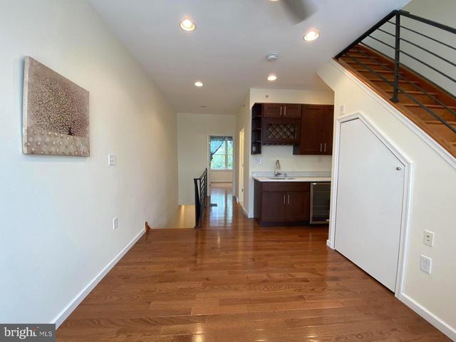 2548 S 2ND ST, Philadelphia, PA 19148