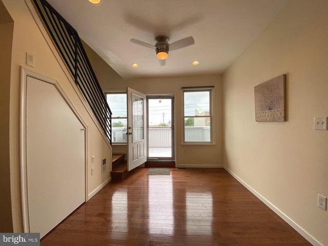 2548 S 2ND ST, Philadelphia, PA 19148