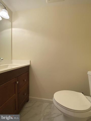 2548 S 2ND ST, Philadelphia, PA 19148