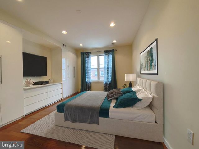 2548 S 2ND ST, Philadelphia, PA 19148