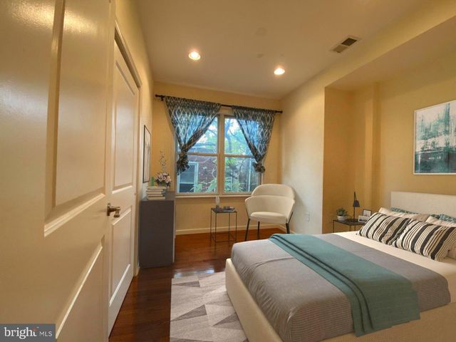 2548 S 2ND ST, Philadelphia, PA 19148