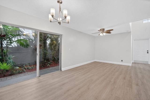 9870 NW 2nd Street, Plantation, FL 33324