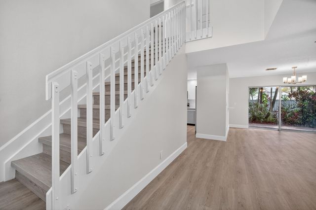 9870 NW 2nd Street, Plantation, FL 33324