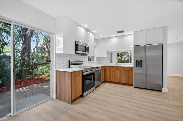 9870 NW 2nd Street, Plantation, FL 33324