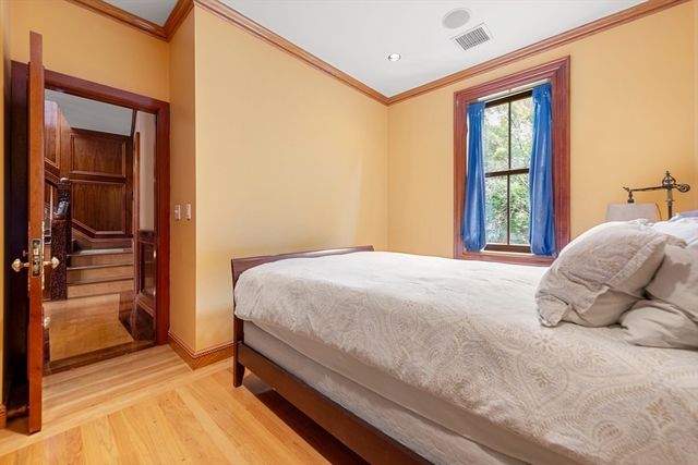 218 W Springfield Street, Boston, MA 02118