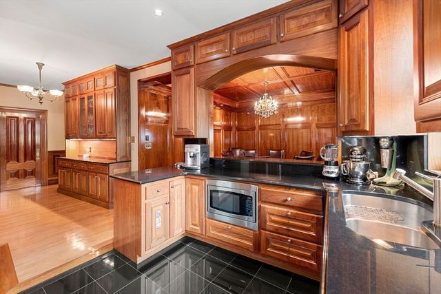 218 W Springfield Street, Boston, MA 02118