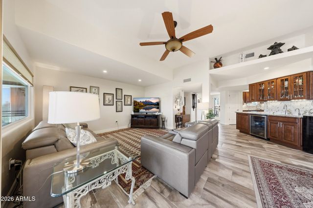 10101 W PINEAIRE Drive, Sun City, AZ 85351