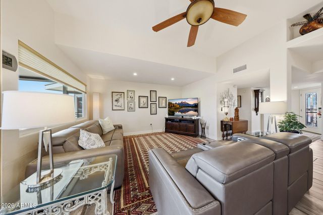 10101 W PINEAIRE Drive, Sun City, AZ 85351