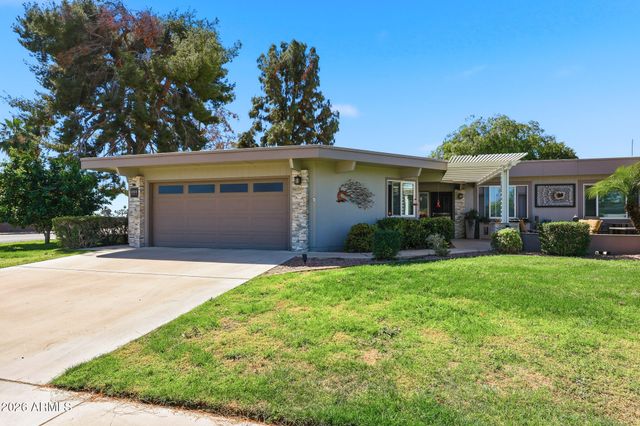 10101 W PINEAIRE Drive, Sun City, AZ 85351