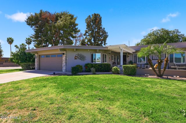 10101 W PINEAIRE Drive, Sun City, AZ 85351