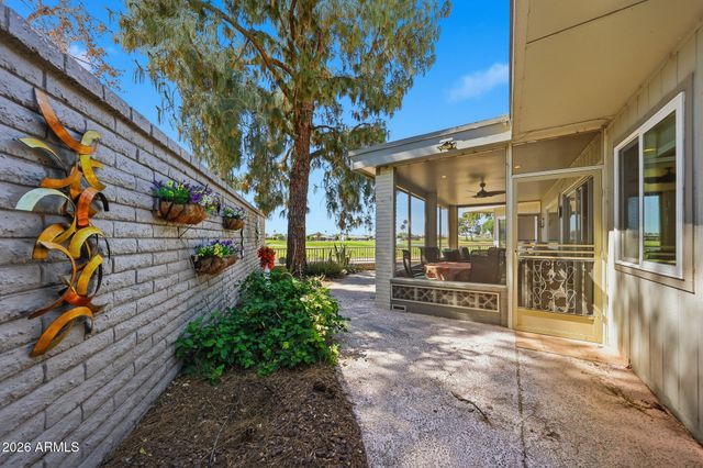 10101 W PINEAIRE Drive, Sun City, AZ 85351