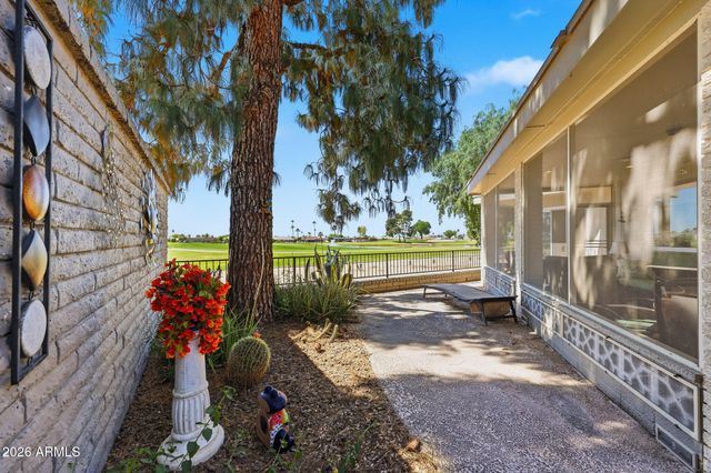 10101 W PINEAIRE Drive, Sun City, AZ 85351