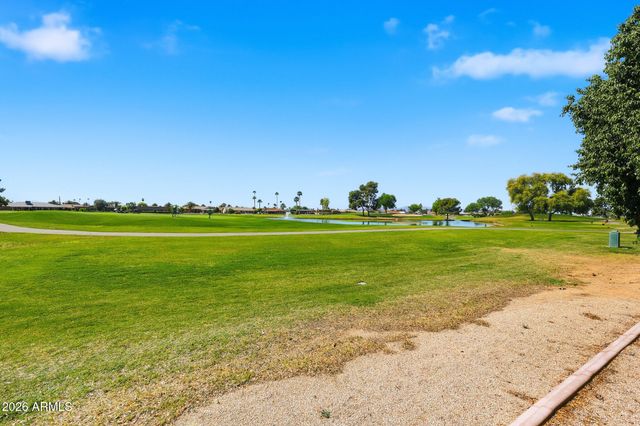 10101 W PINEAIRE Drive, Sun City, AZ 85351