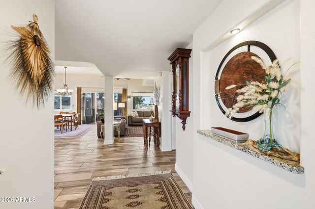 10101 W PINEAIRE Drive, Sun City, AZ 85351